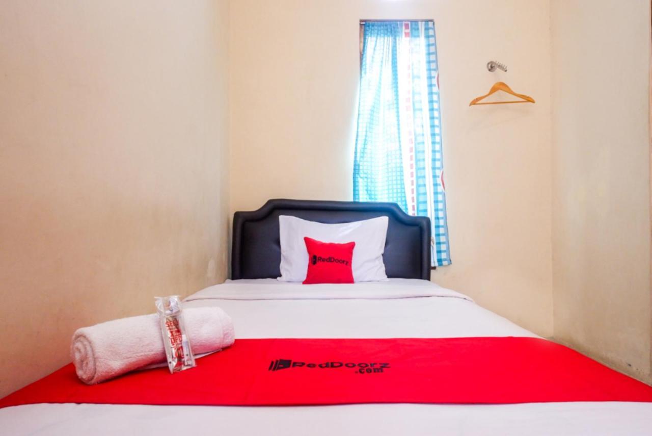 Reddoorz At Mahameru Residence Yogyakarta Kejayan Exterior photo