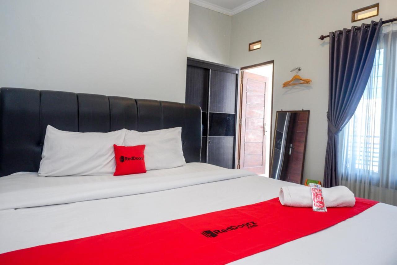 Reddoorz At Mahameru Residence Yogyakarta Kejayan Exterior photo