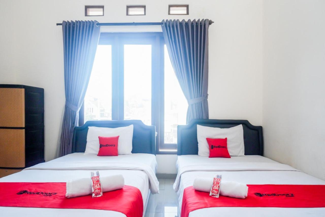 Reddoorz At Mahameru Residence Yogyakarta Kejayan Exterior photo