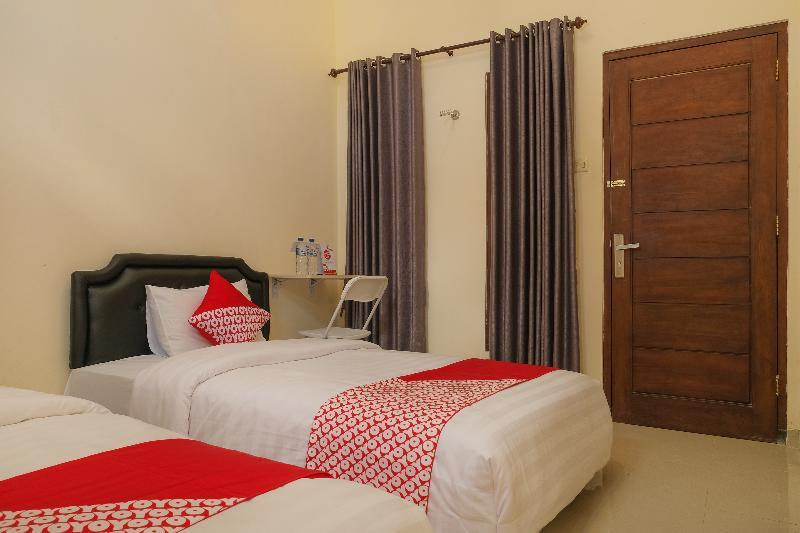 Reddoorz At Mahameru Residence Yogyakarta Kejayan Exterior photo