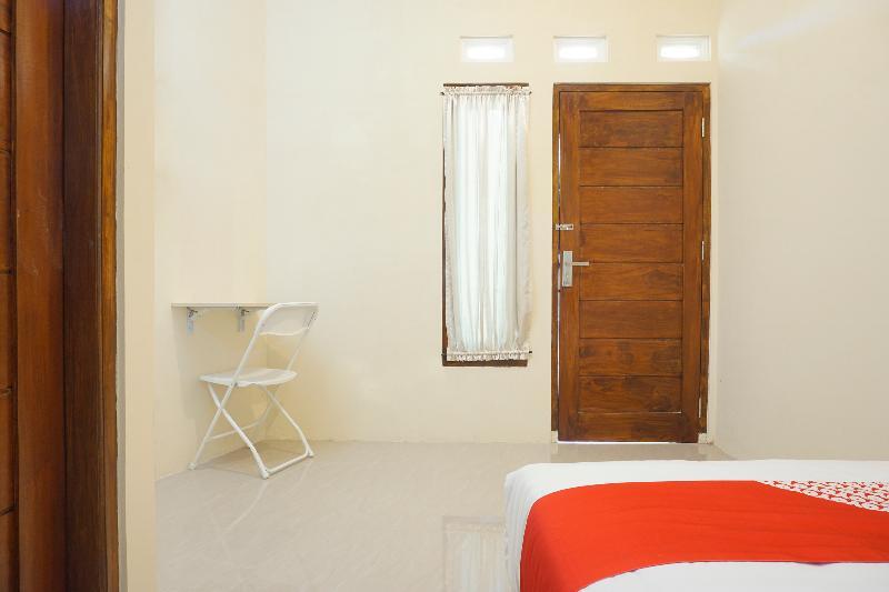 Reddoorz At Mahameru Residence Yogyakarta Kejayan Exterior photo