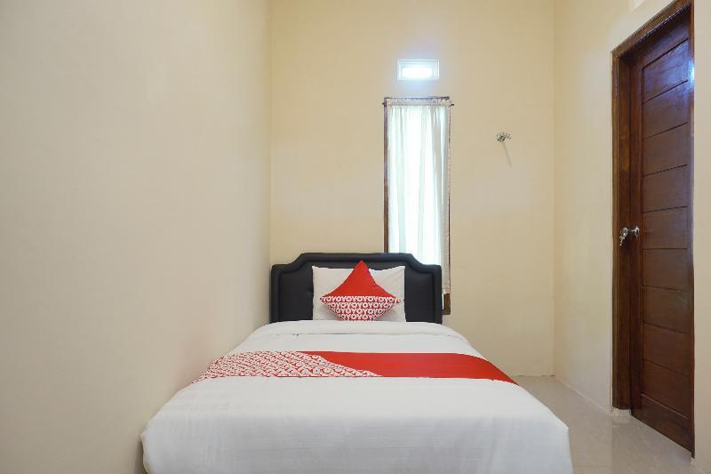 Reddoorz At Mahameru Residence Yogyakarta Kejayan Exterior photo